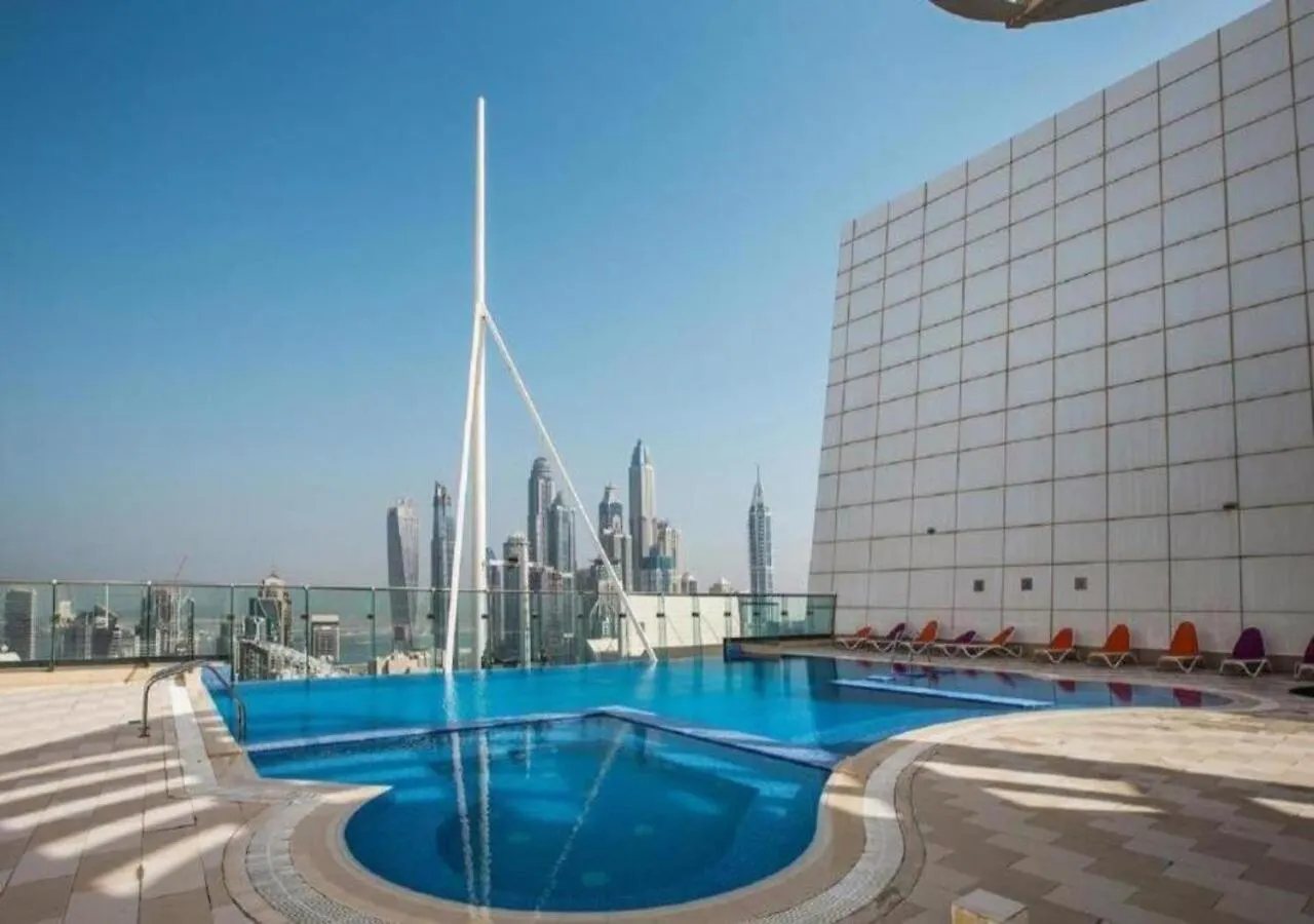 Cosmos Living Spacious With Balcony Gcv1 Dubai United Arab Emirates