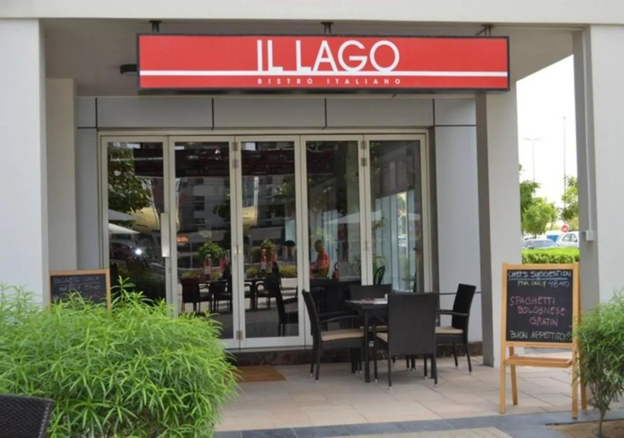 Cosmos Living Spacious With Balcony Gcv1 Dubai Apartment