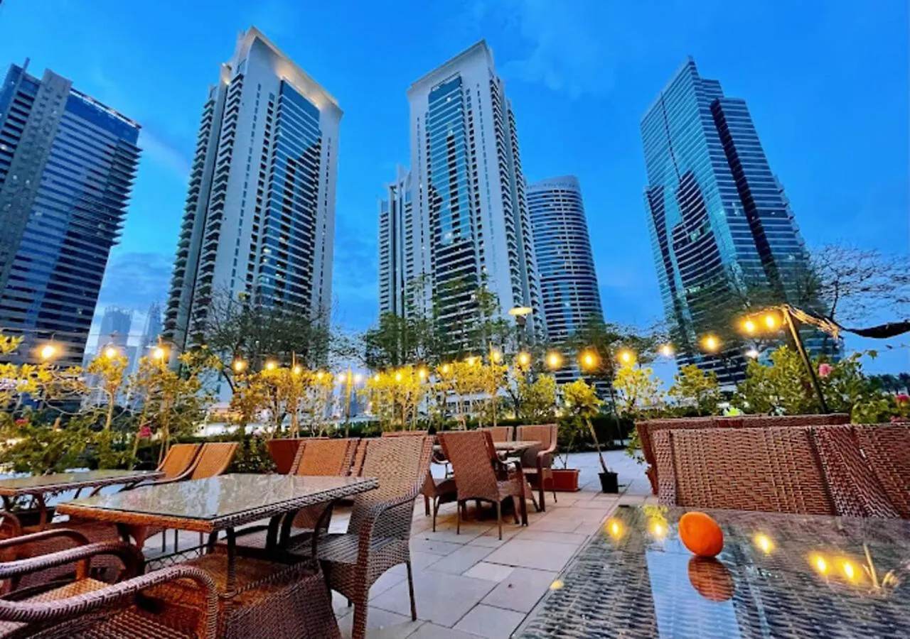Cosmos Living Spacious With Balcony Gcv1 Dubai
